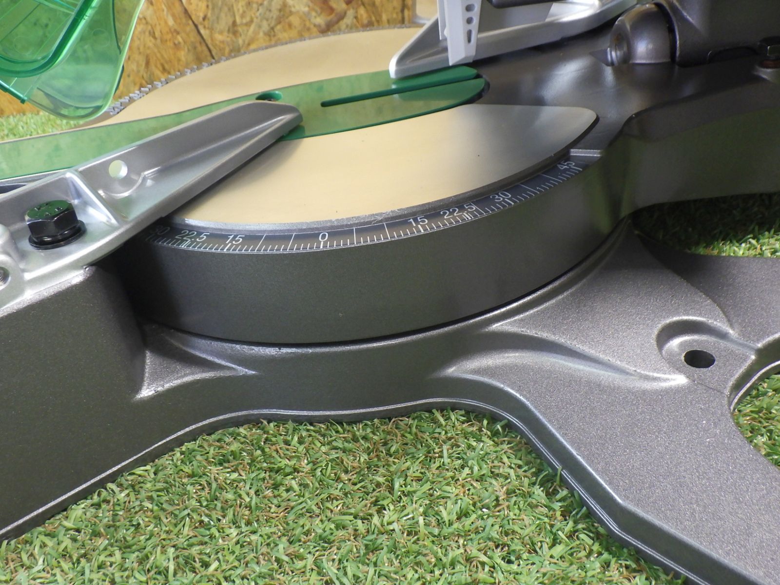 コードレス卓上スライドマルノコ