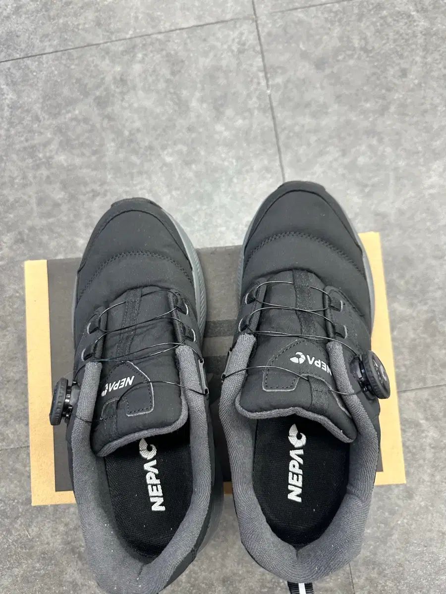 NEPA ネパ ブラック サン SAN 登山靴 260 mm