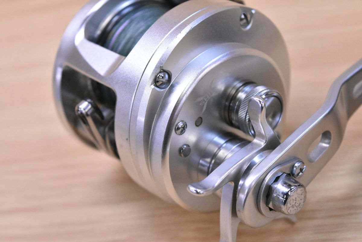  シマノ 13 オシアカルカッタ 301 HG 左 SHIMANO OCEA CALCUTTA ベイトリール オフショア ライトジギング ブリ サワラ マダイ 等 釣り机 ベイトリール(ルアー用) リール