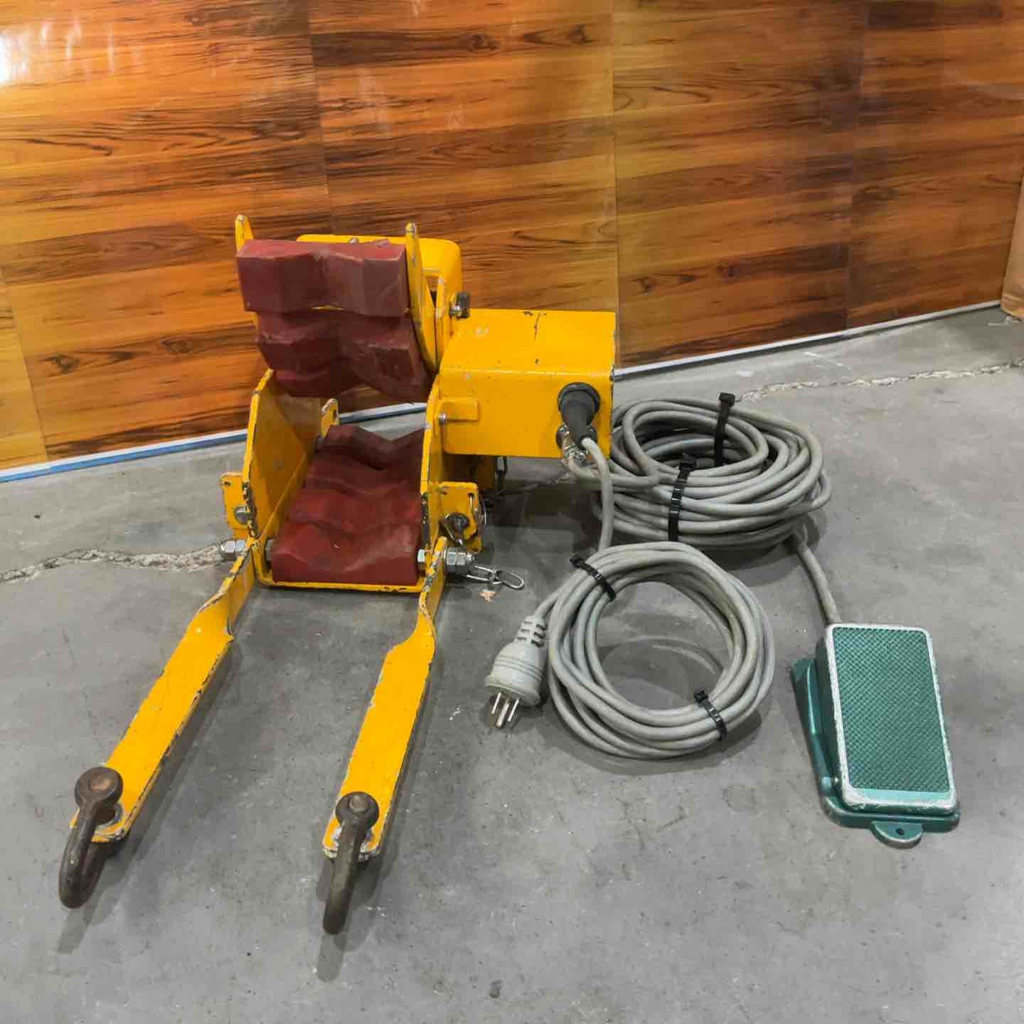 メーカー 型式不明 ケーブル送り機 中間ブレーキ 100 V