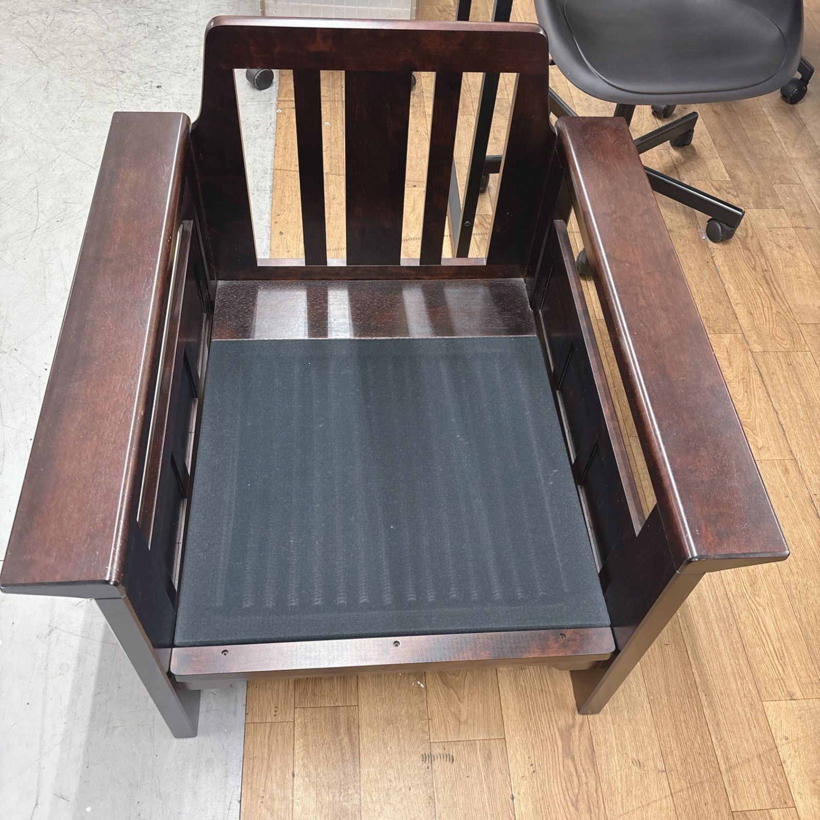 I376 🌈 名古屋市近郊配送設置無料！ 北海道民芸家具 ソファ＆テーブル