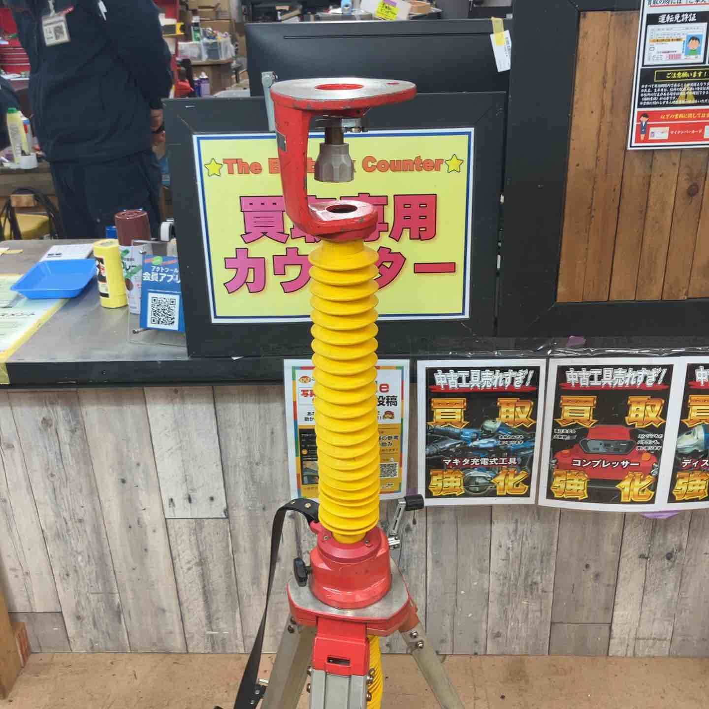 型式不明 エレベーター三脚