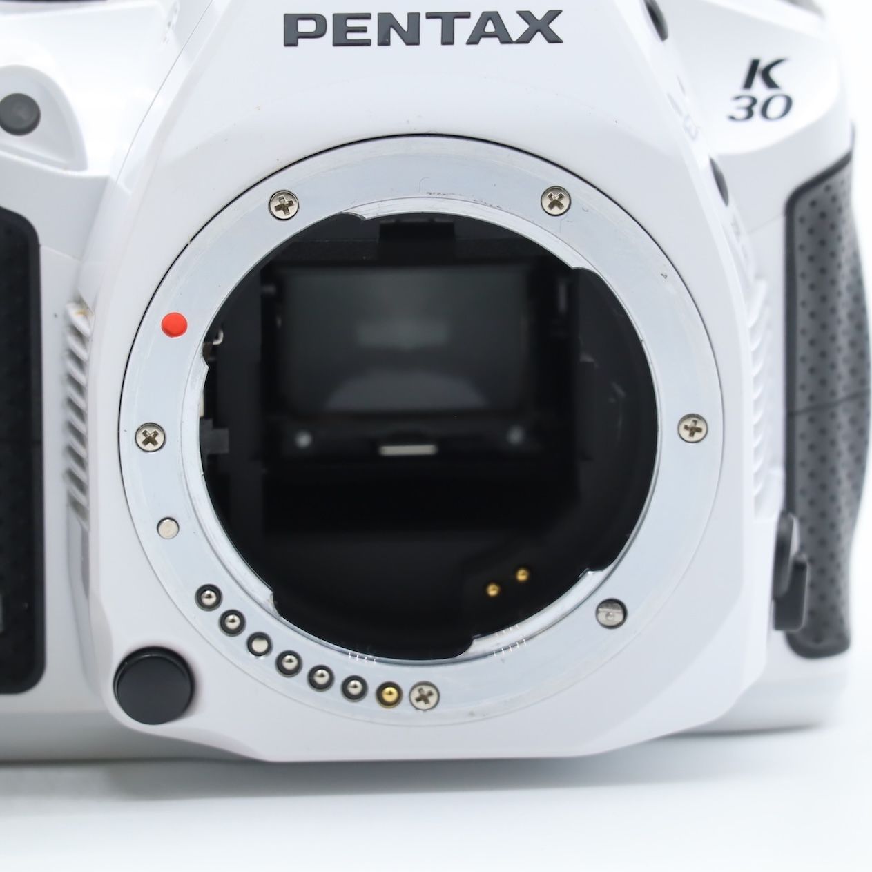 ショット数 わずか3，587回！ ペンタックス PENTAX KP ボディ ブラック