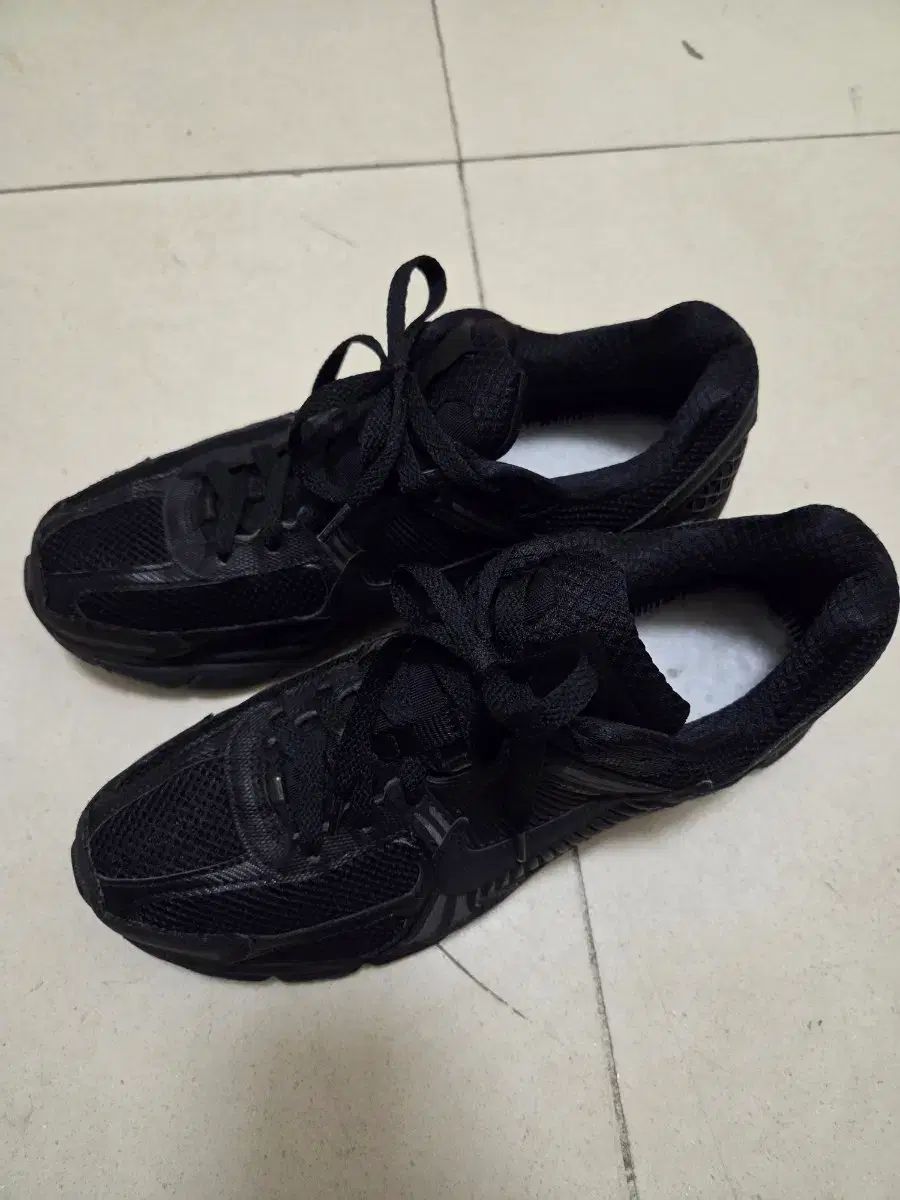 ナイキ ズーム ボメロ ブラック 270