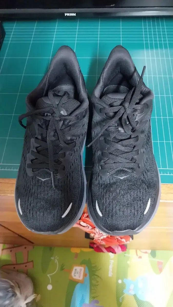 ホカ ブラック ランニングシューズ 245