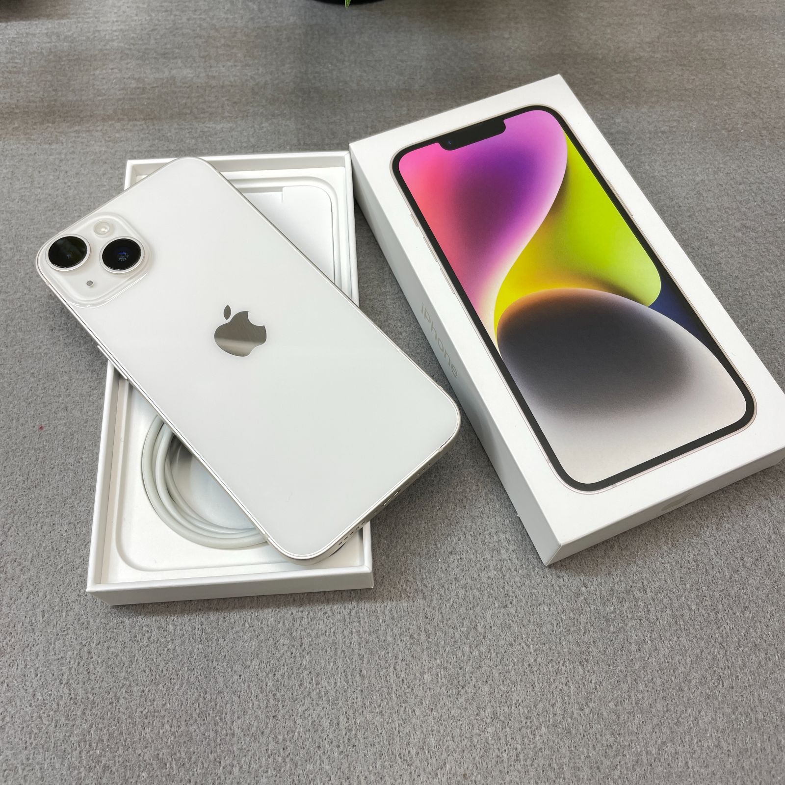 iPhone 13 128GB スターライト 国内版 SIMフリー送料無料 - メルカリ iPhone 13 128GB スターライト 国内版 SIMフリー送料無料 - メルカリ