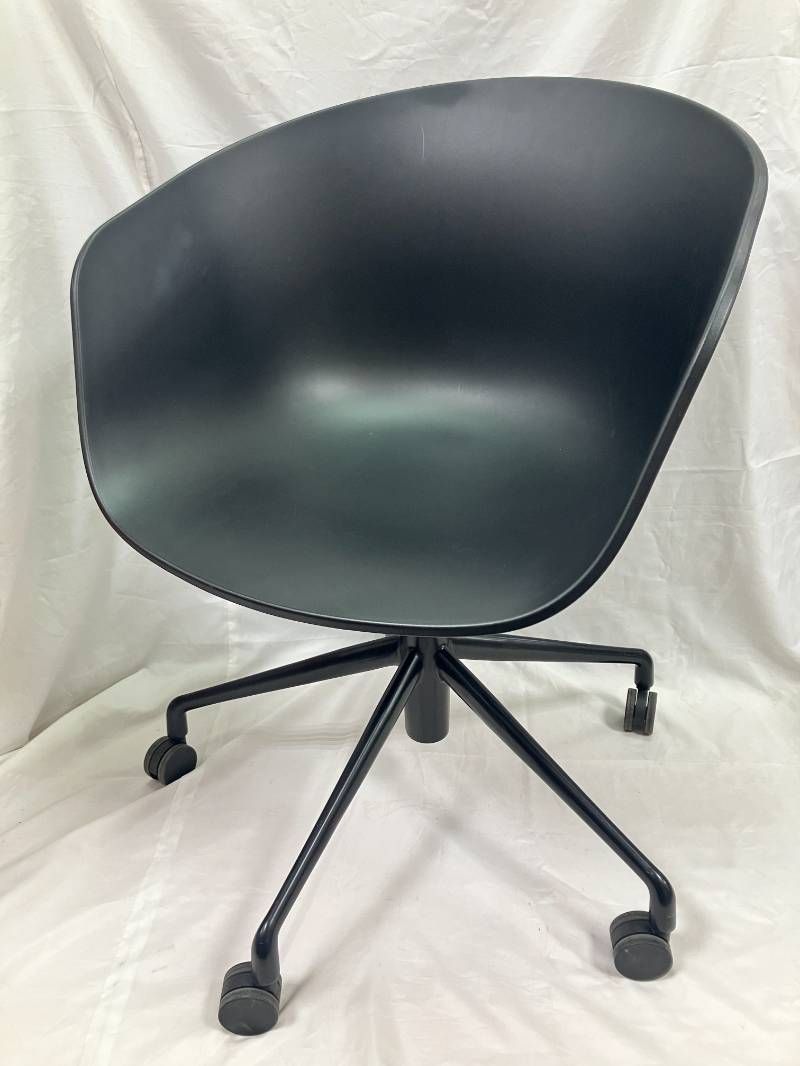 店舗へ直接引取 な方のみ HAY ヘイ ABOUT A CHAIR アバウト ア チェア ブラック AAC52 25082