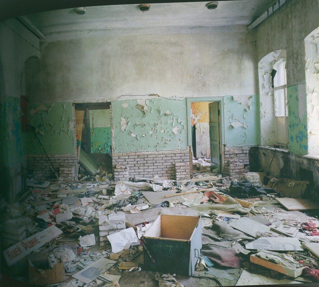 AFTER THE WALL　Eric Lusito After Eric Lusito AFTER THE WALL the Wall : Traces of the Soviet