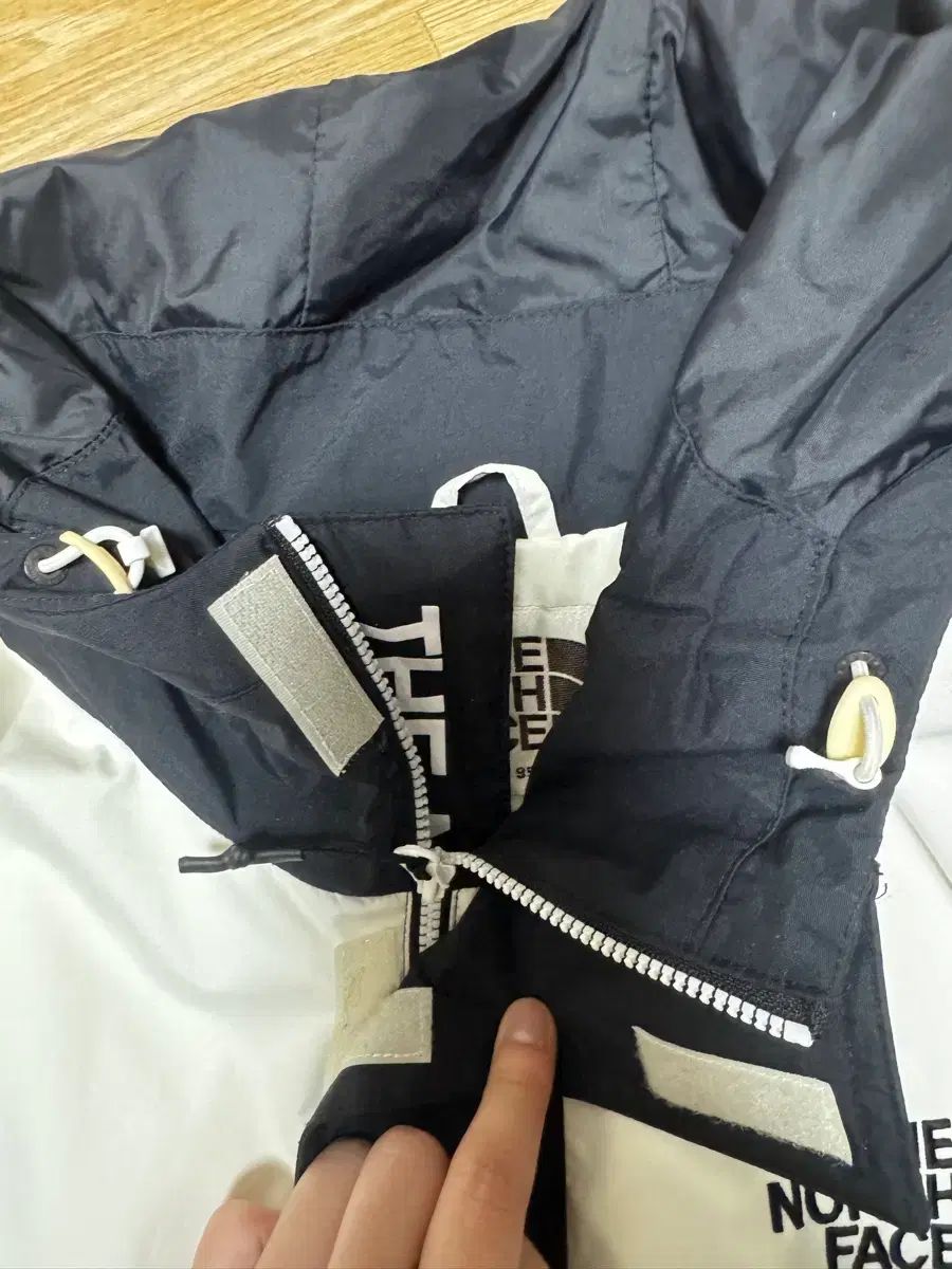 THE NORTH FACE ザノースフェイス Anorak アノラック 95 m ブラック ホワイト