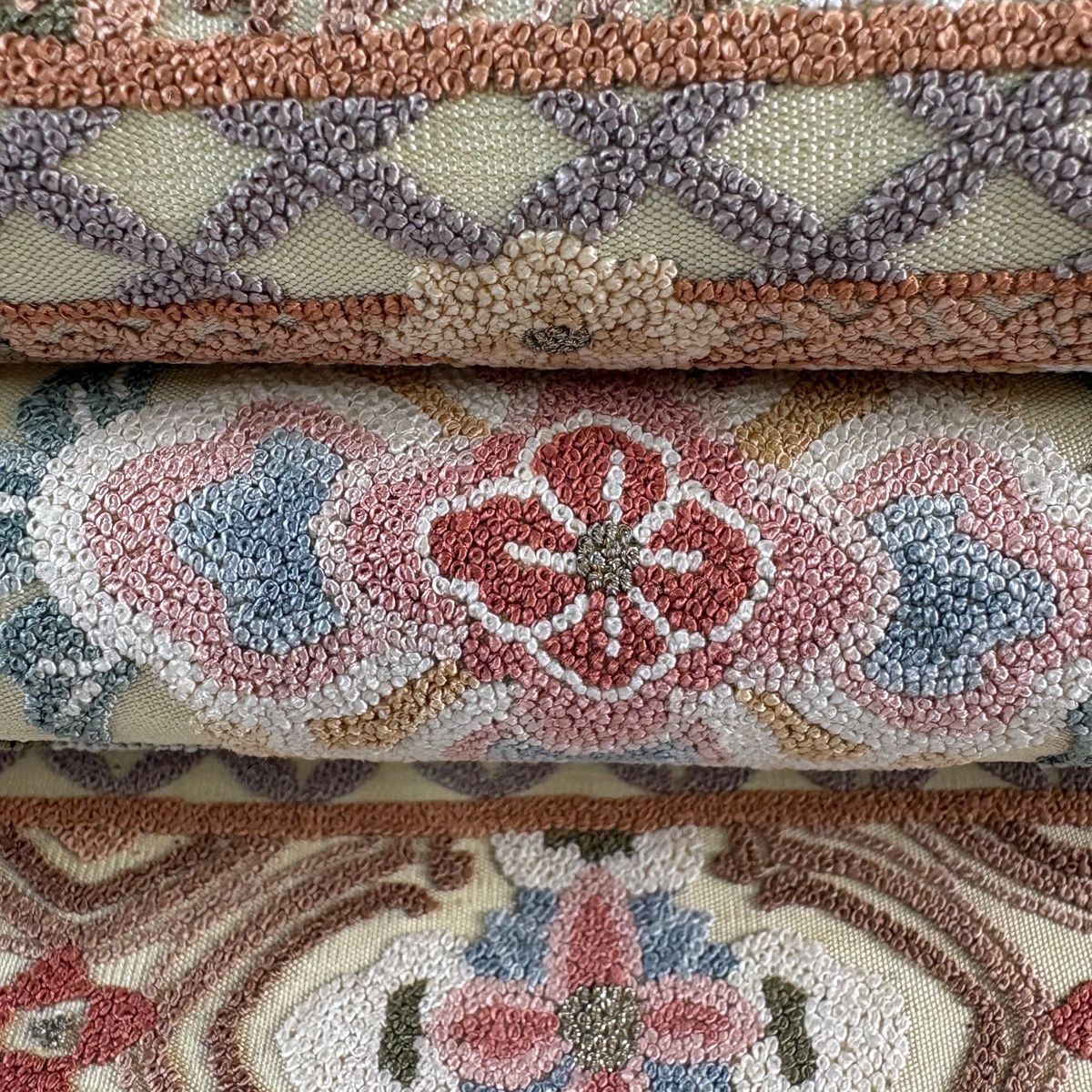 袋帯 逸品 中国明綴帯 向かい鳥 華文 金糸 相良刺繍 ベージュ お太鼓柄