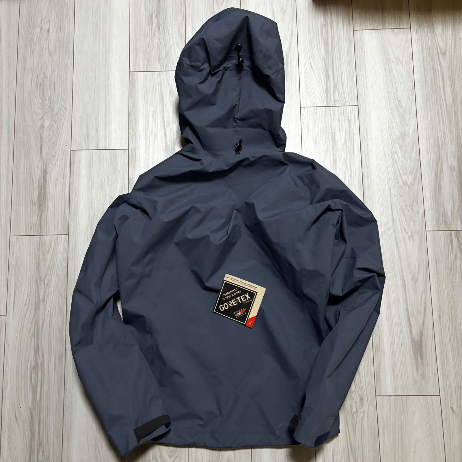 美品 アークテリクス アルファSV メンズS グレー ゴアテックス alpha