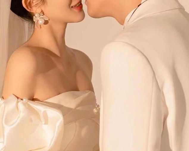 胸元パール ウェディングドレス プリンセス パフ袖 可愛い 韓国