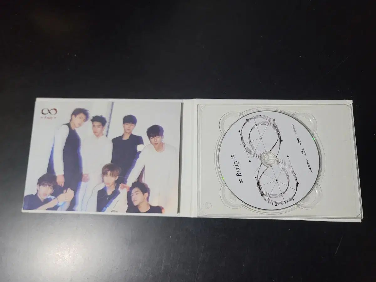 INFINITE☆CD『Reality: 5th Mini Album』L - INFINITE Reality 5th ミニアルバム メルカリ