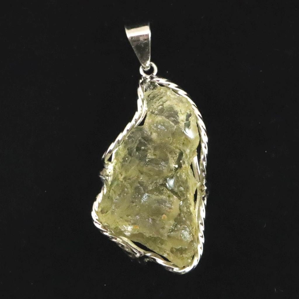 リビアンデザートグラス 34mm原石 ペンダントトップ 12.8g 【榎本通商