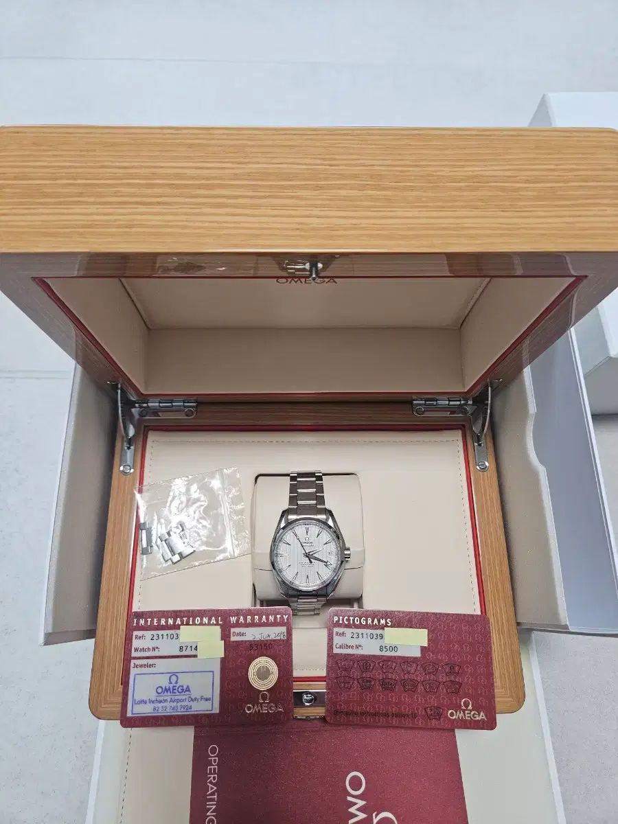 オメガ アクアテラ オートマティック Cal 8500