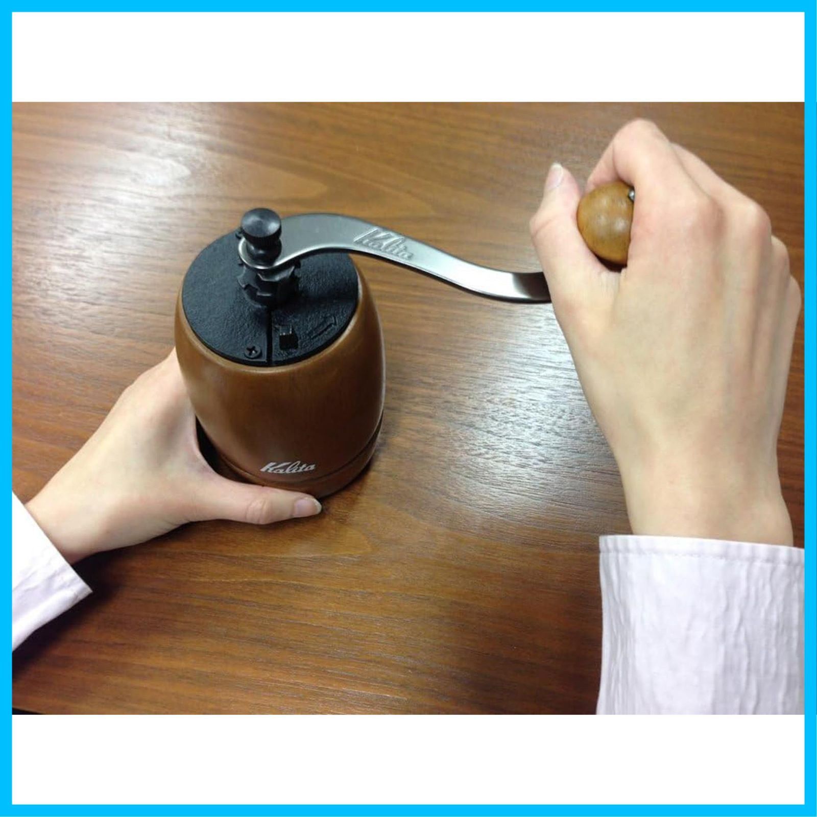 商品 ギフト プレゼント 手動 グラインダー ミル 贈り物 手挽きコーヒーミル 粗さ調整 BR ブラウン ac KH 9 42228 粒度の安定性が高いアルミ製グラインダー 木製 コーヒーミル Kalita カリタ 書類整理 梱包テープ