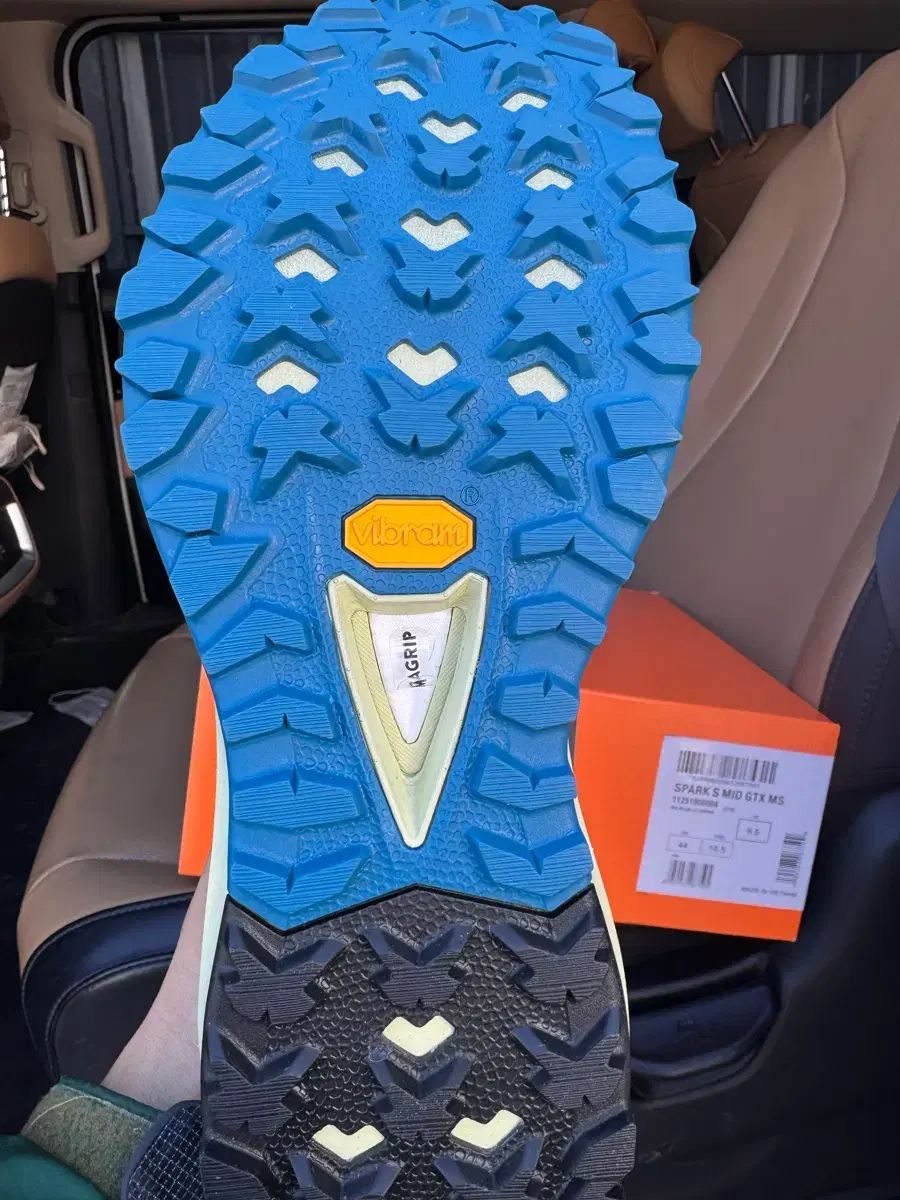 テックニカ スパーク S ミッド GTX 登山靴