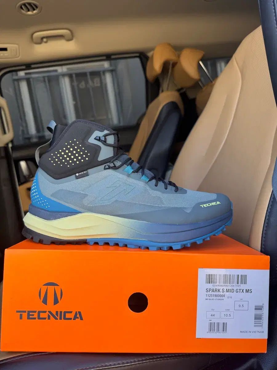 テックニカ スパーク S ミッド GTX 登山靴