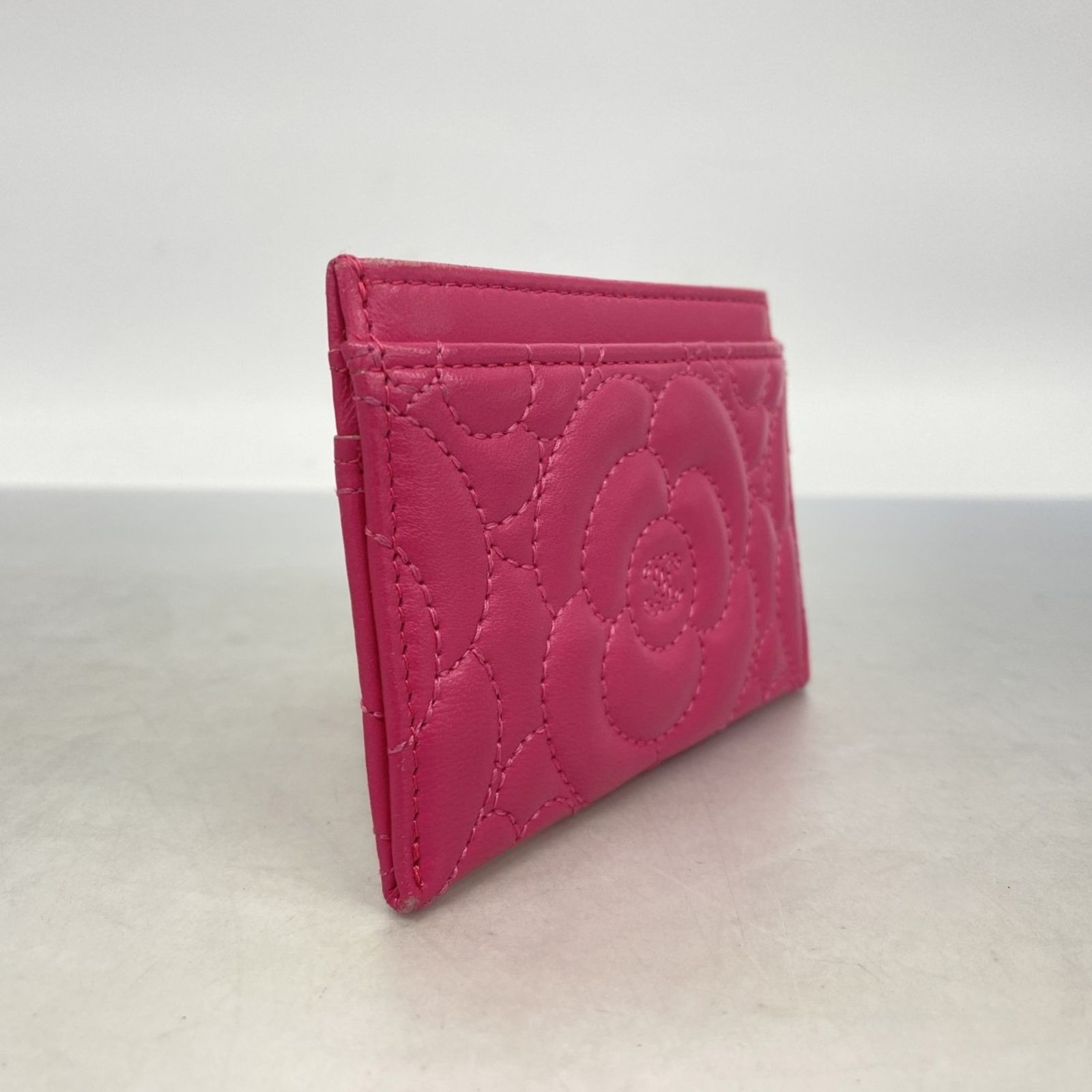 CHANEL シャネル 財布 ラムスキン カメリア ケース ピンク CHANEL（シャネル） ラウンドファスナー長財布 カメリア レザー ピンク