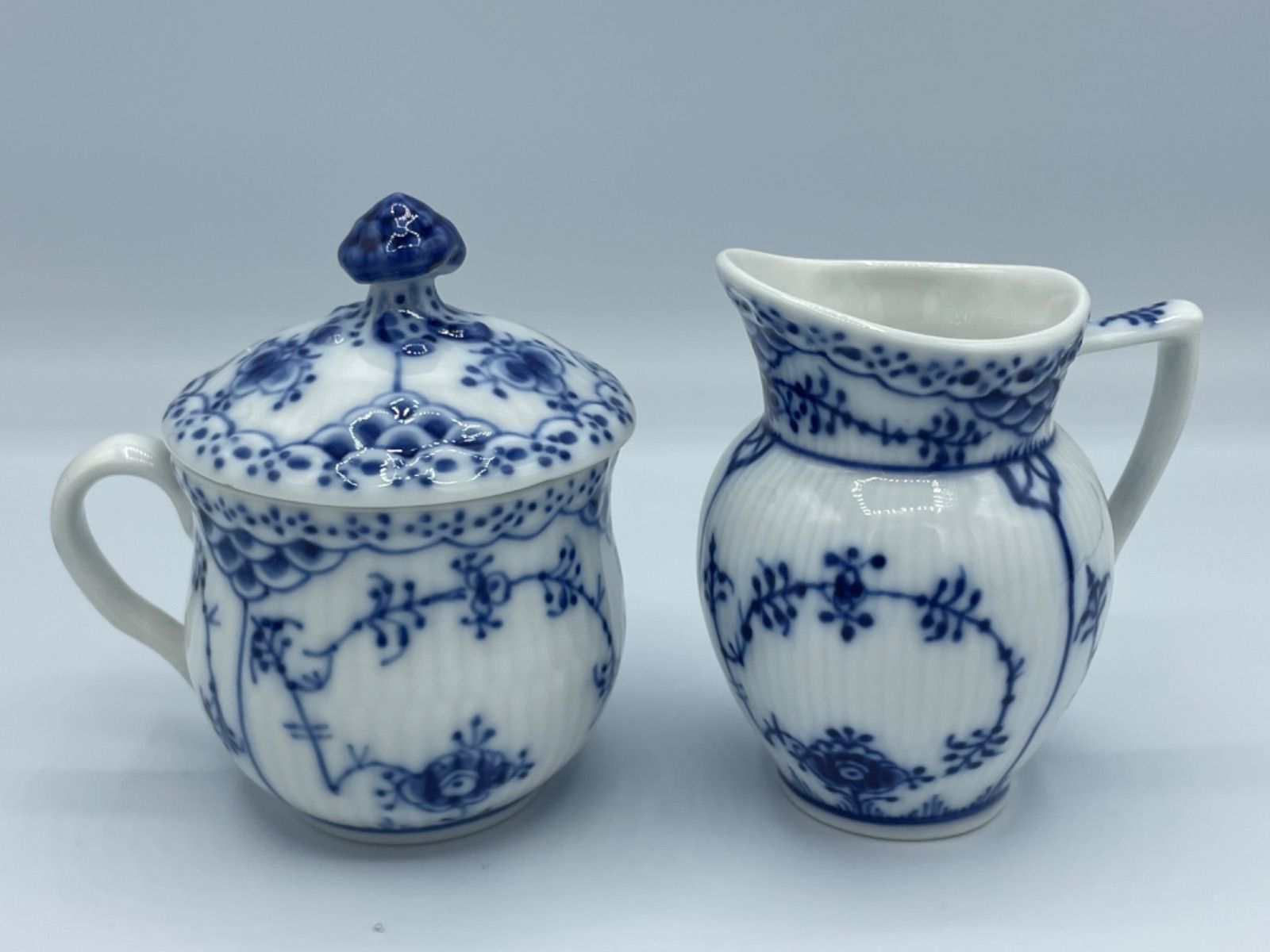 ROYAL COPEN HAGEN ロイヤルコペンハーゲン ブルーフルーテッド ハーフレース クリーマー-ジャムポット セット デンマーク製