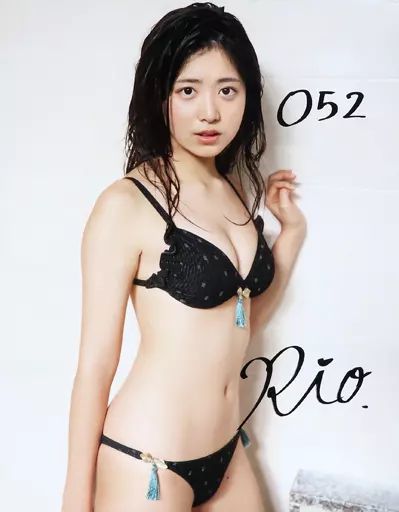 中古】雑貨 吉田莉桜 直筆サイン入り写真パネル 2020年B.L.T.完全生産