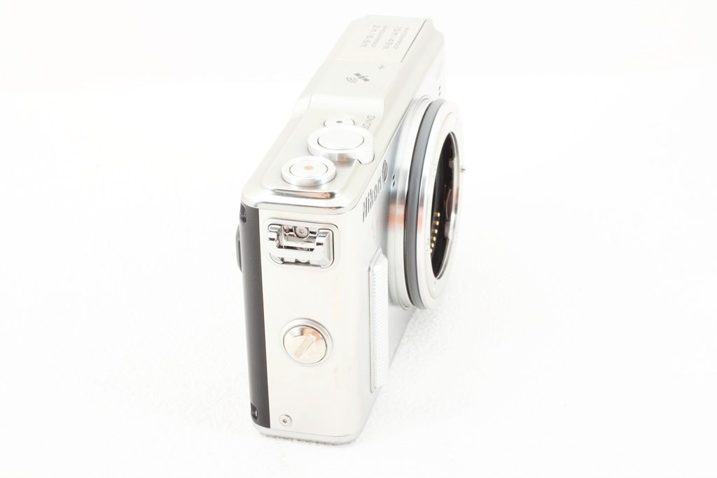 極上品 Nikon ニコン 1 AW1 ボディ シルバー ミラーレス 一眼 - メルカリ