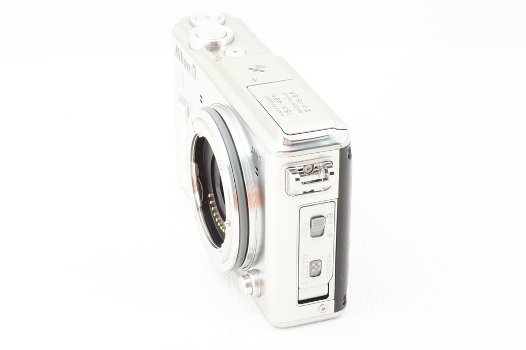 極上品 Nikon ニコン 1 AW1 ボディ シルバー ミラーレス 一眼 - メルカリ