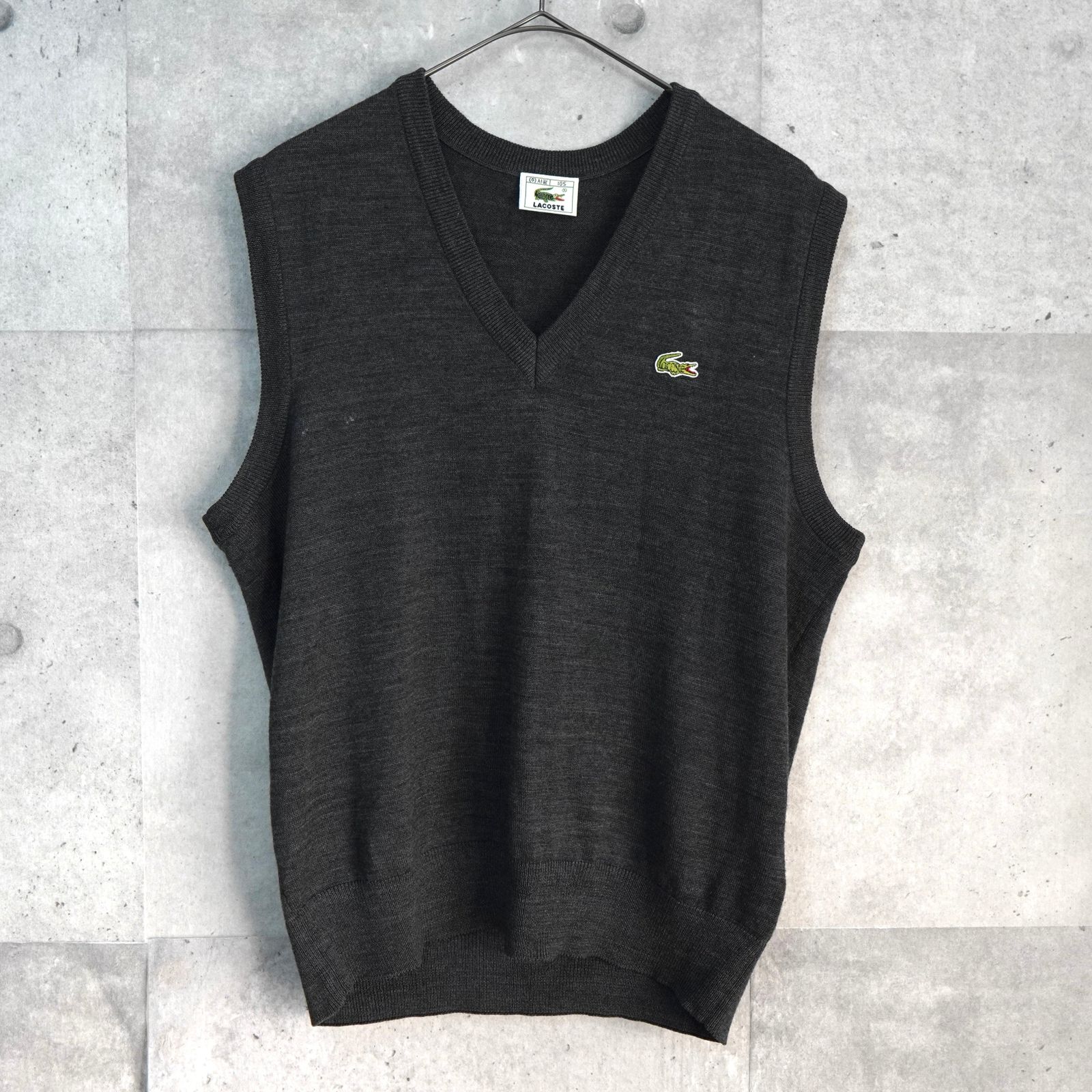 ラコステ ロゴパッチ ウール ニットベスト ダークグレー