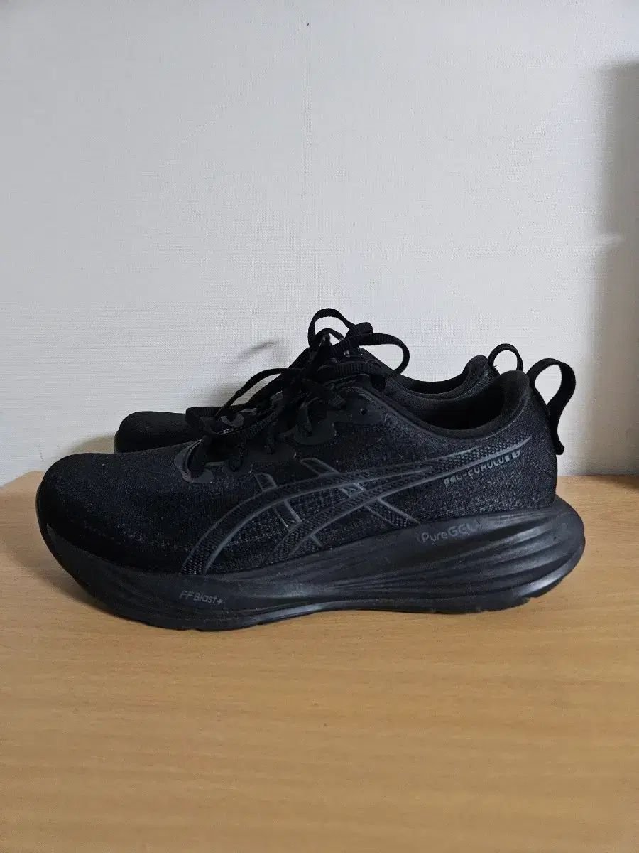 アシックス ゲル キュー 27 オールブラック ランニングシューズ み