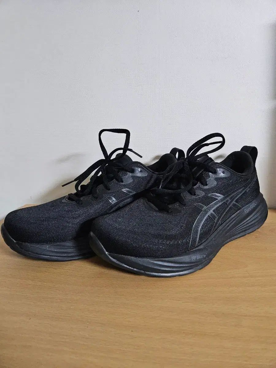 アシックス ゲル キュー 27 オールブラック ランニングシューズ み