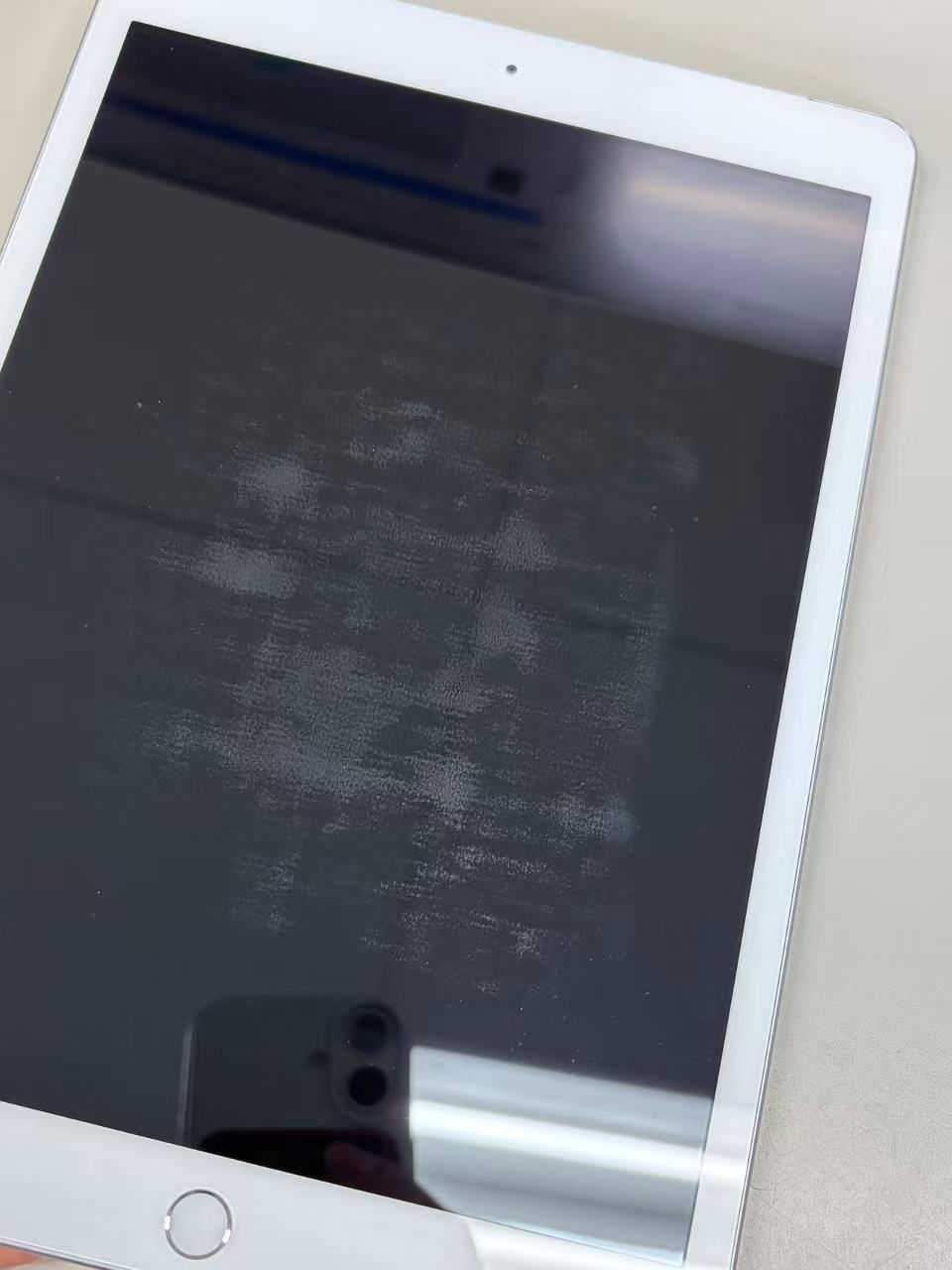電池73% SIMフリーiPad (第8世代) 32GB シルバー 【公式通販】