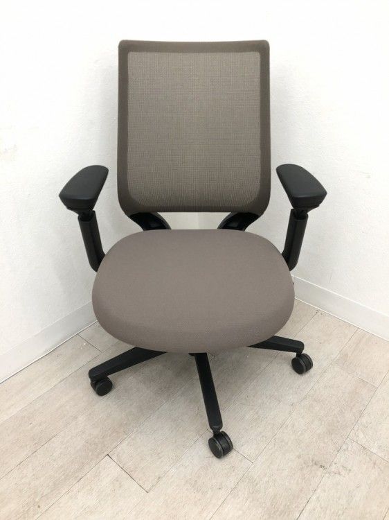 可動肘付ミトラ2チェア C04