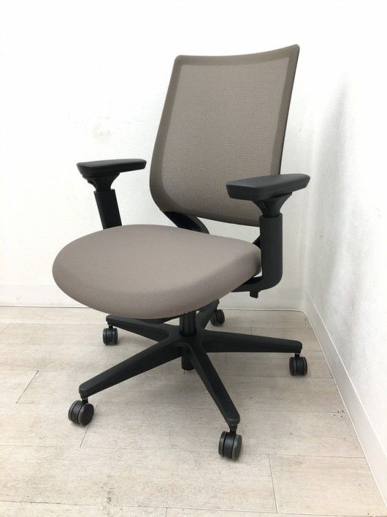 アウトレット品 コクヨ 可動肘付ミトラ2チェア C04 B130M グレー