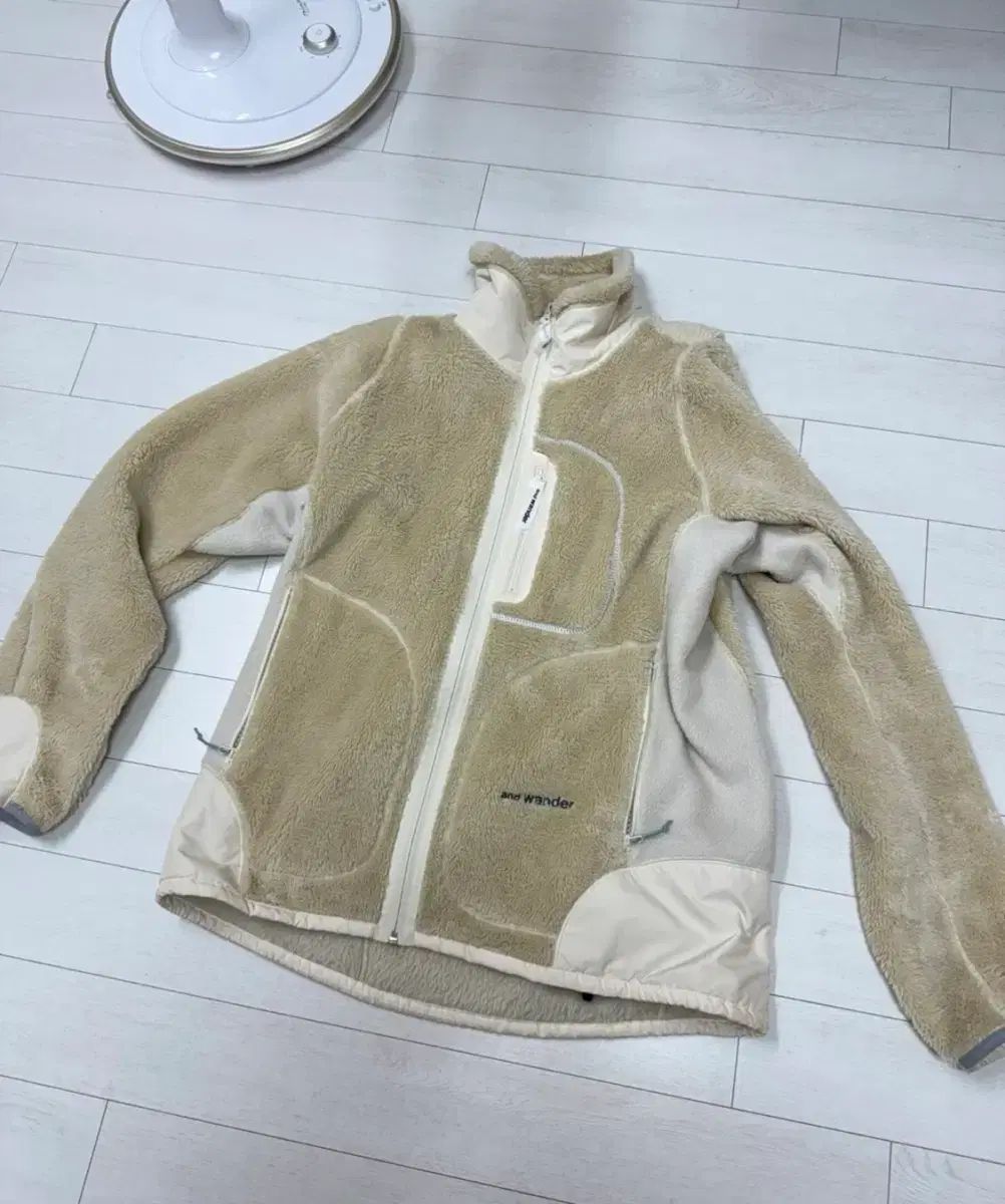 アンドワンダー ハイロフト Lサイズ 9 8|10 写真撮影後 一度も着用していません