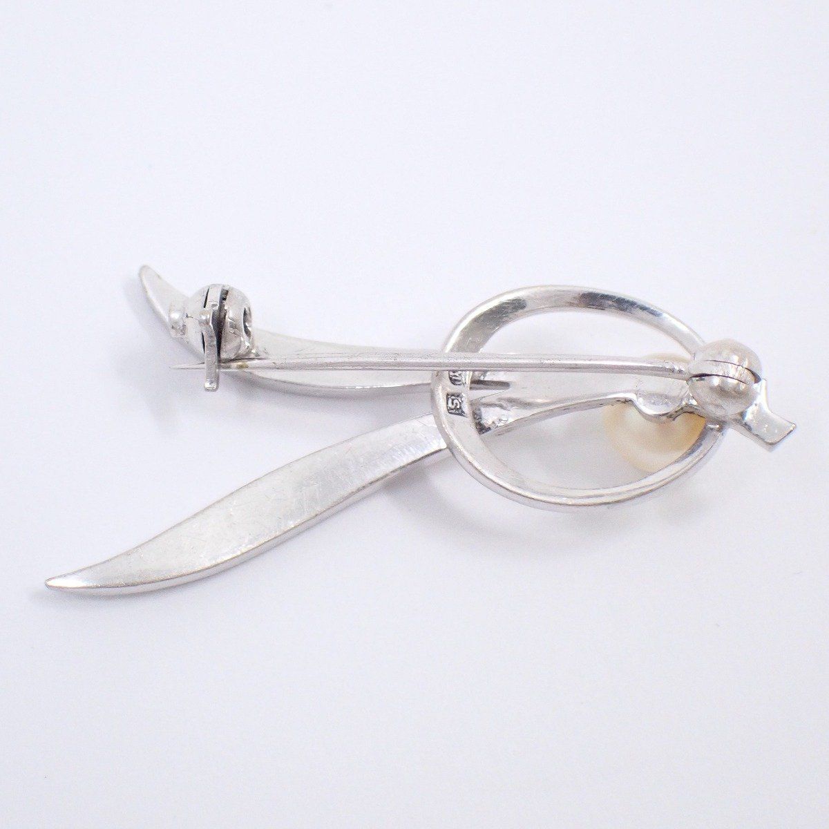 MIKIMOTO ミキモト リーフモチーフ ブローチ シルバー/パール【いおき