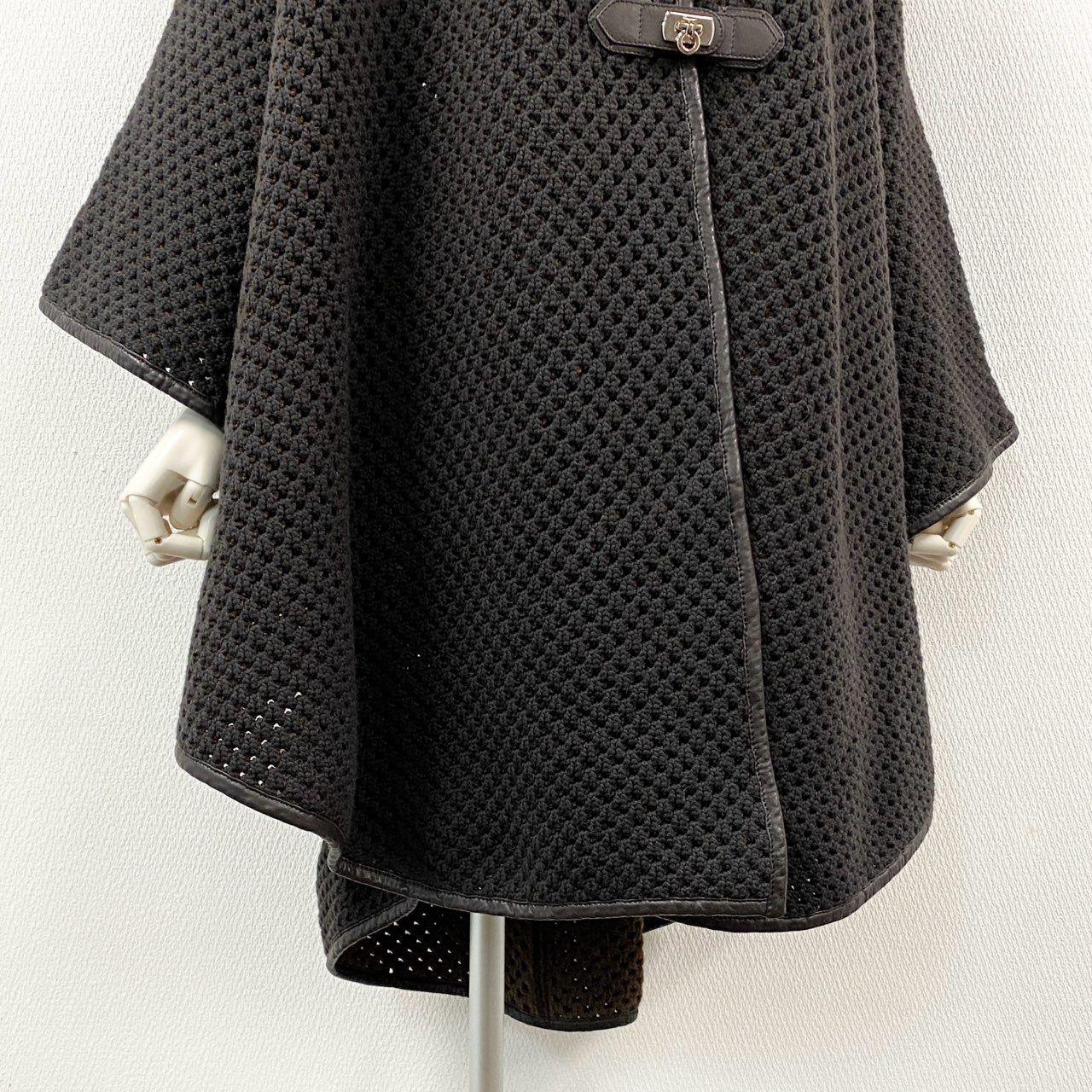 85b9 《美品》 Salvatore Ferragamo サルヴァトーレフェラガモ ニット