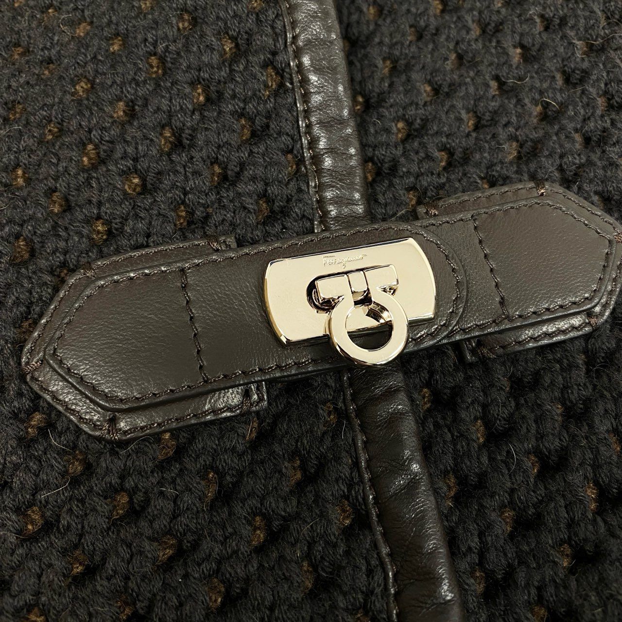 85b9 《美品》 Salvatore Ferragamo サルヴァトーレフェラガモ ニット