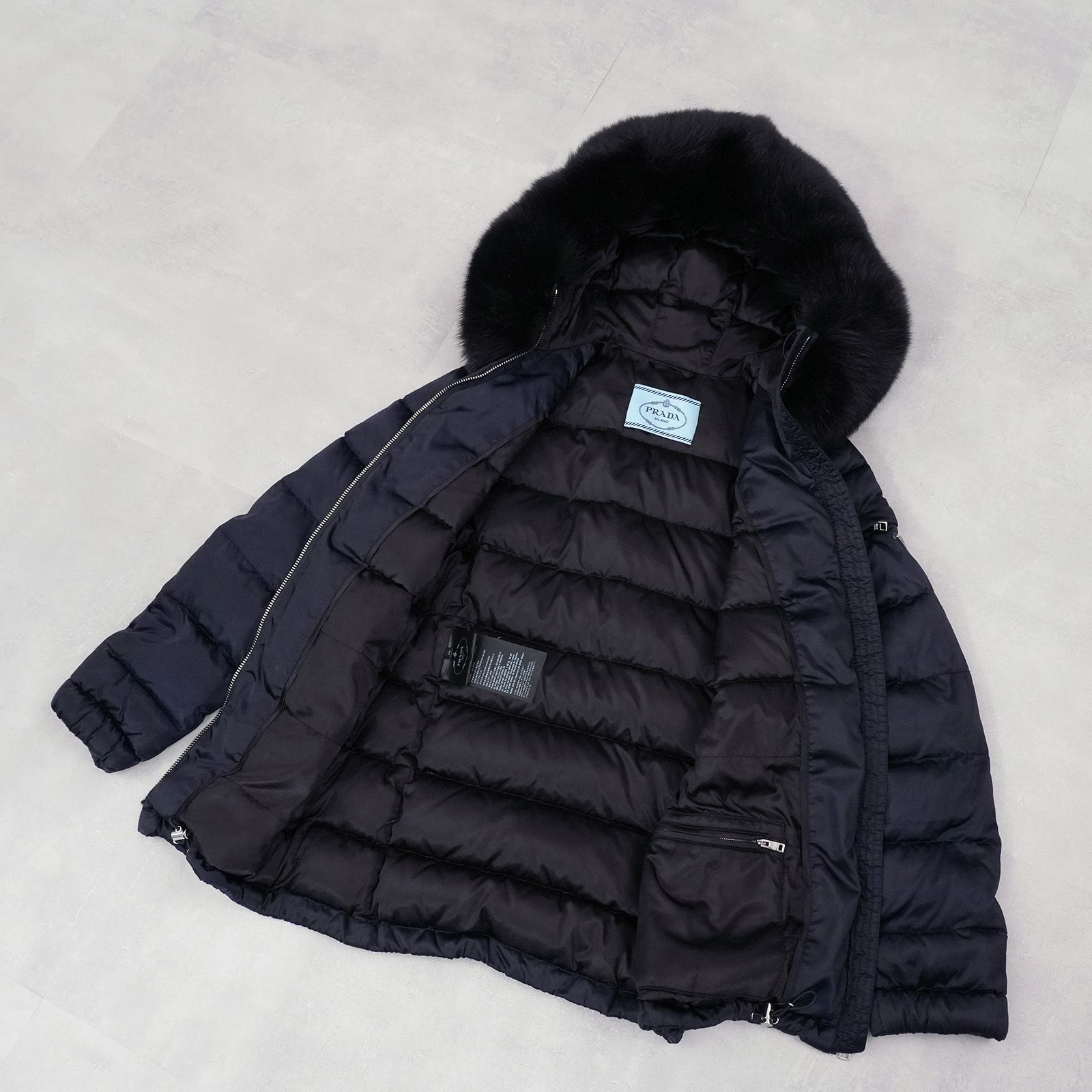 PRADA ダウンジャケット 28G060 フォックスファー ブラック - メルカリ