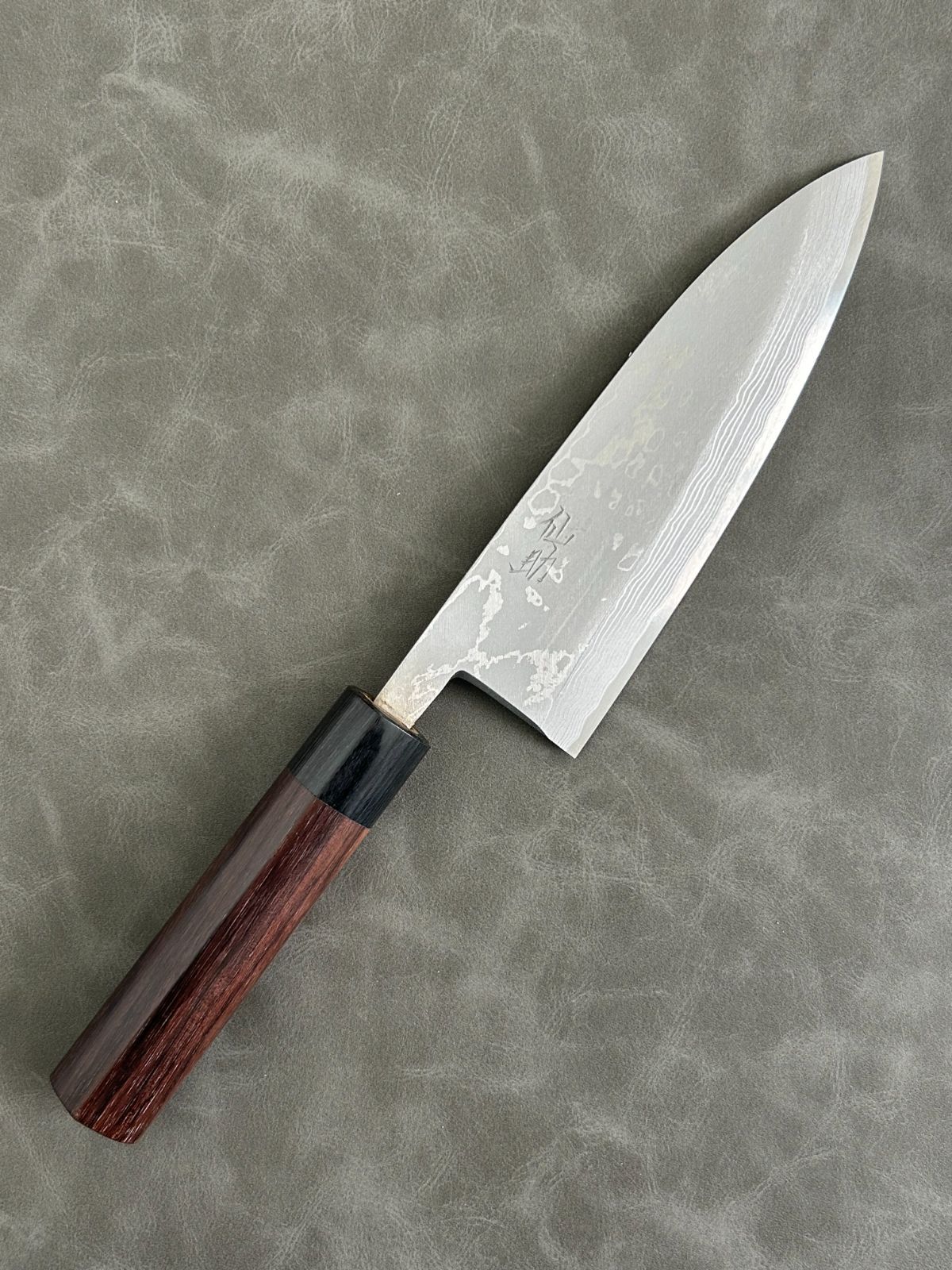 訳あり 仙助 包丁 出刃 ダマスカス 安来鋼青紙2号 180ｍｍ 紫檀シノギ柄 41