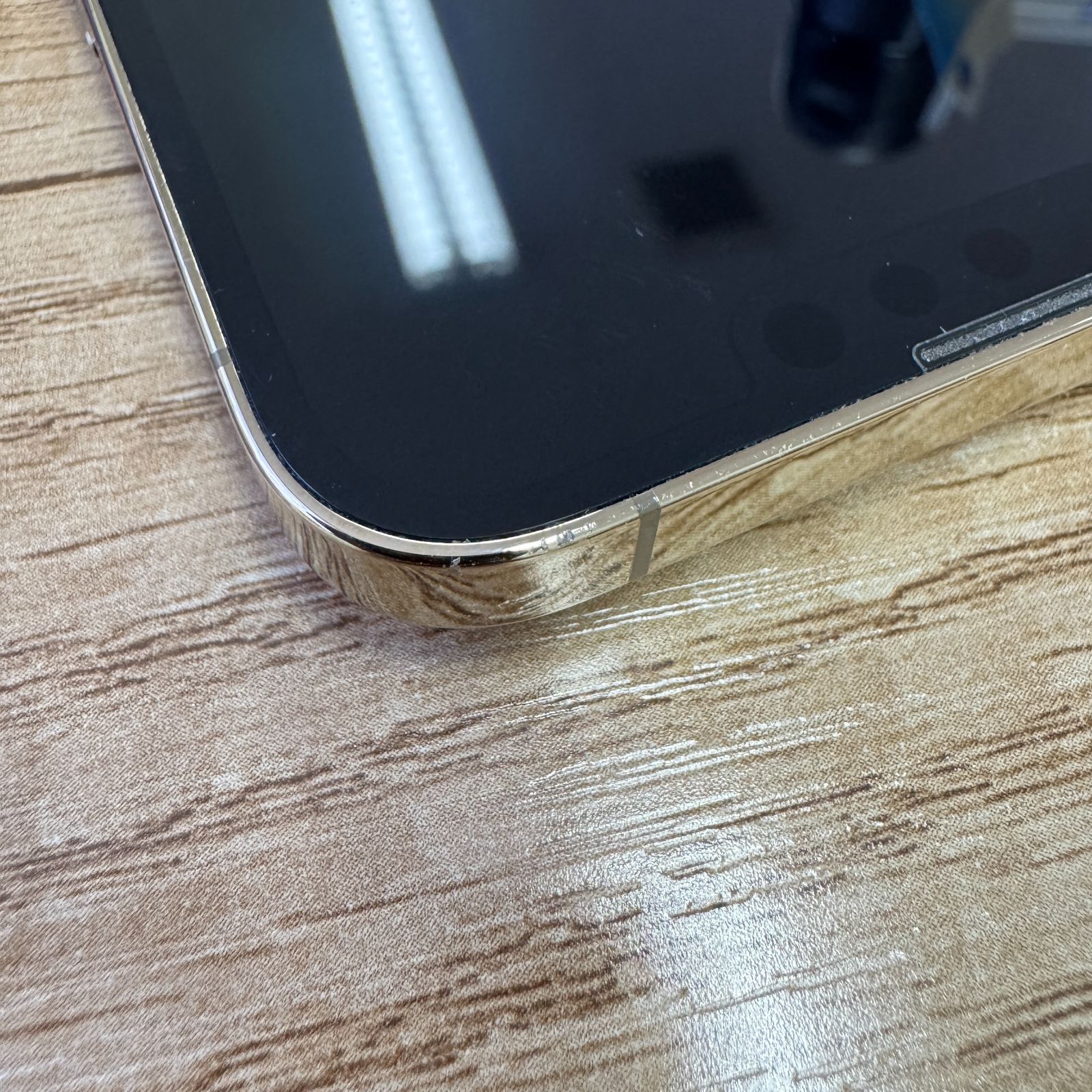 ジャンク】iPhone13Pro 256GB ゴールド 画面漏れ - メルカリ
