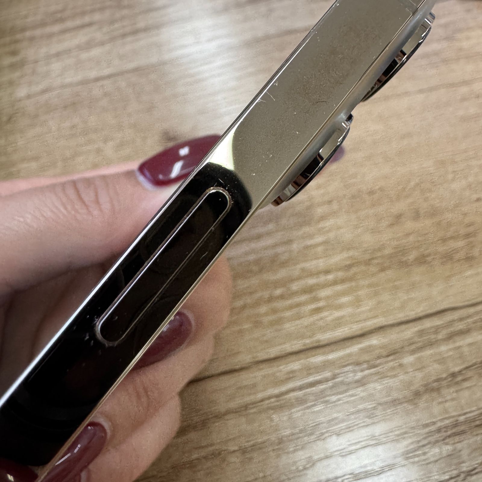 お値下げiPhone13pro 画面割れ　ジャンク　256GB ゴールド ジャンク】iPhone13Pro 256GB ゴールド 画面漏れ - メルカリ