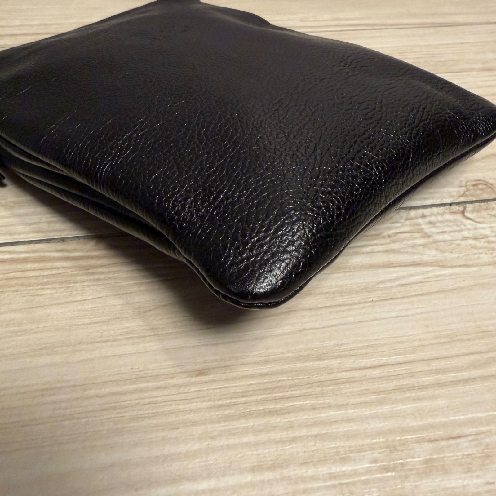 IL BISONTE イルビゾンテ レザー ミニショルダーバッグ ブラック 本革 