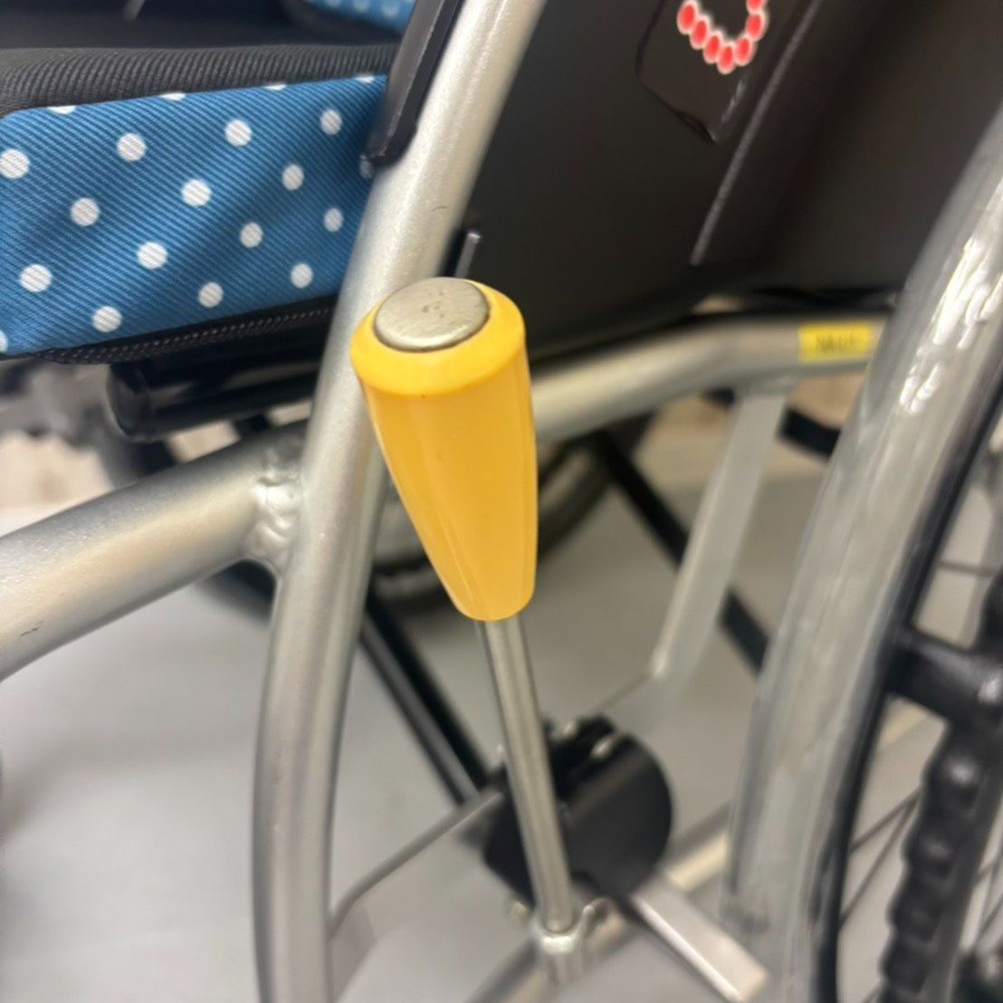 消毒済 中古 車椅子】すぐ使える車椅子 美品 NISSIN 日進医療器 NA-U1 
