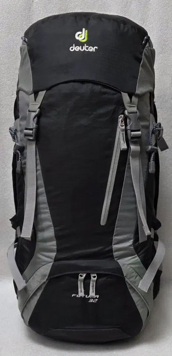 ドイター deuter プーさん トゥラ FUTURA 32 登山リュック 旅行キャンピングバックパック