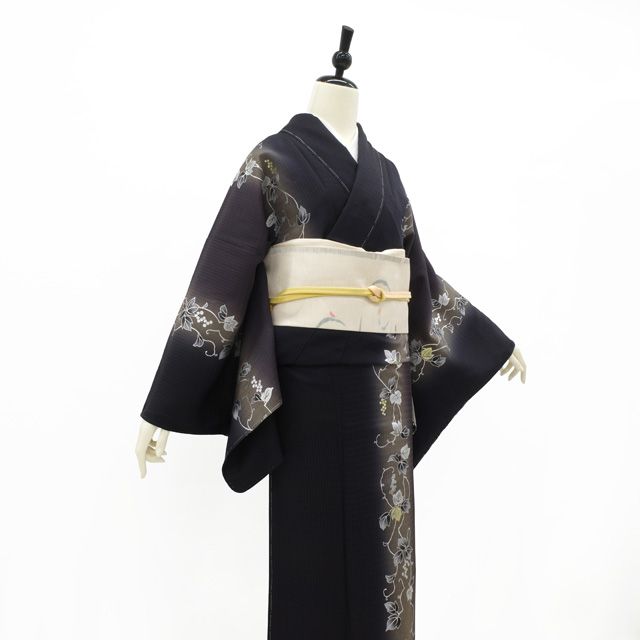 小紋 着物 未使用 正絹 袷 黒グレー 万筋 細縞 桜 カジュアル 春 冬 新古品 仕立て上がり 身丈159 裄丈66 Ｍサイズ みやがわ  sb16066 : 特選 着物 帯 みやがわ リサイクル - 通販 - Yahoo!ショッピング 【未使用品】正絹小紋　シックなチャコールグレー