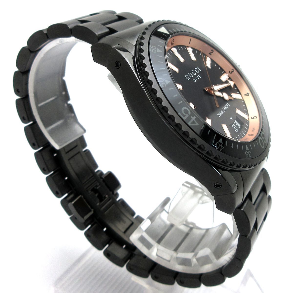 Gucci グッチ GUCCI ダイヴ メンズ デイト 黒文字盤 136.2 YA136213 