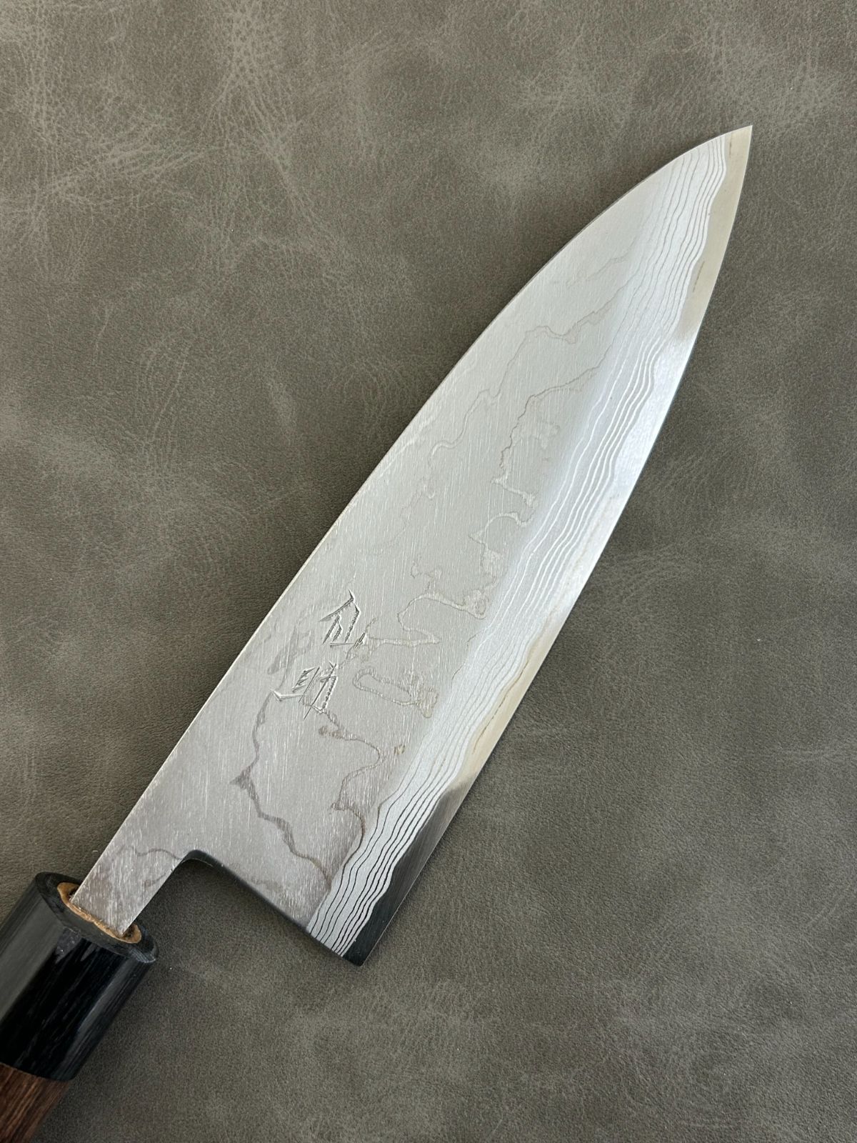 訳あり 仙助 包丁 出刃 ダマスカス 安来鋼青紙2号 180ｍｍ 紫檀シノギ柄 46