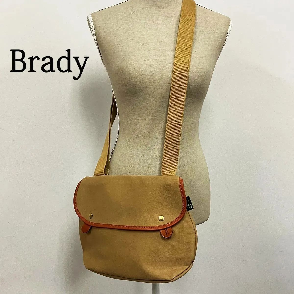 Brady ブレディ ショルダーバッグ ベージュ - メルカリ