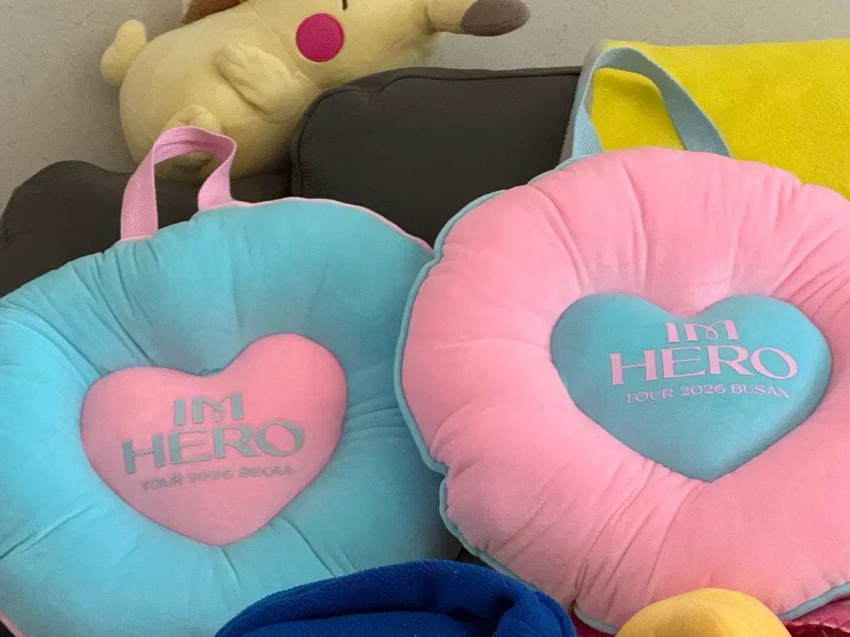 イム ヨンウン LIM YOUNGWOONG クッション