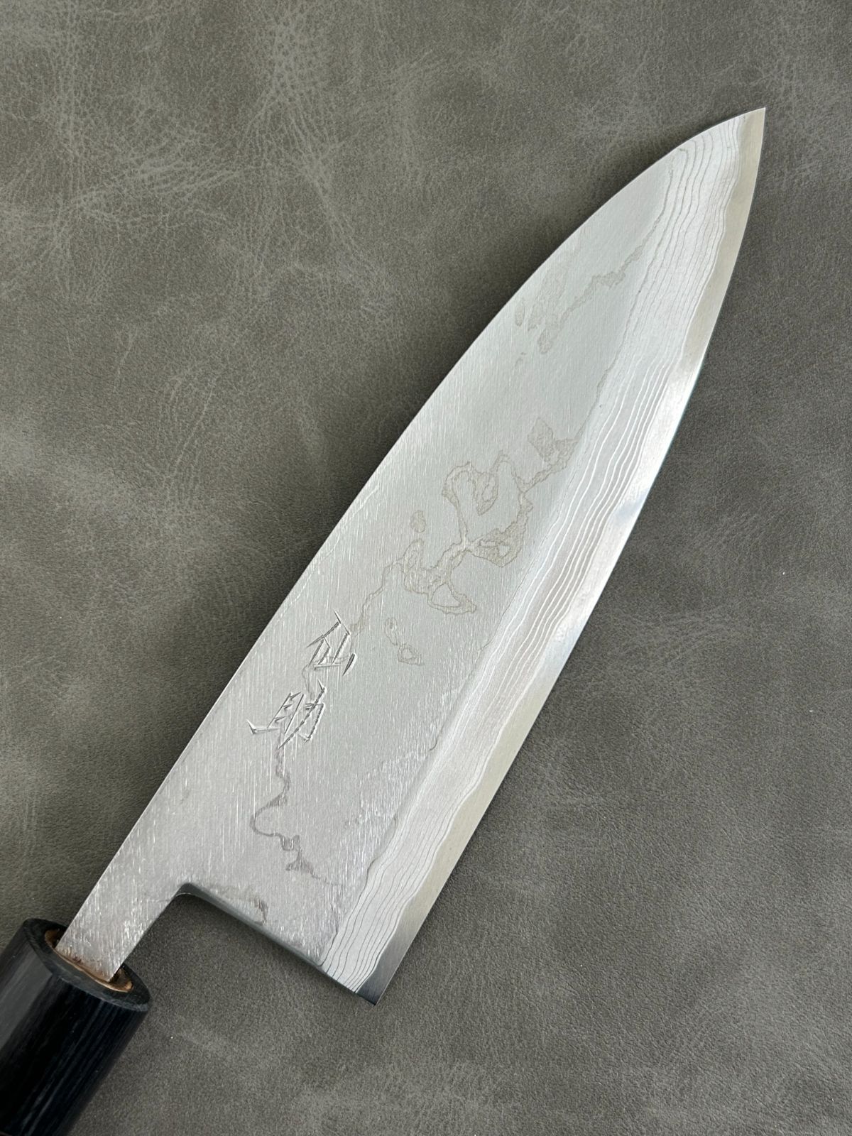訳あり 仙助 包丁 出刃 ダマスカス 安来鋼青紙2号 180ｍｍ 紫檀シノギ柄 48